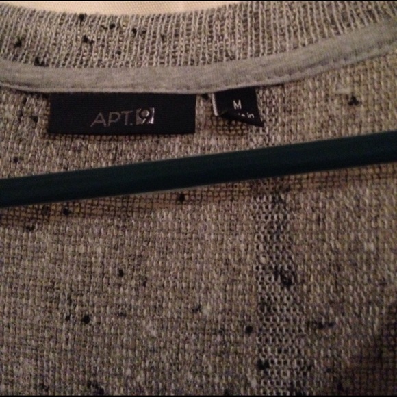 Long light sweater - Picture 3 of 3